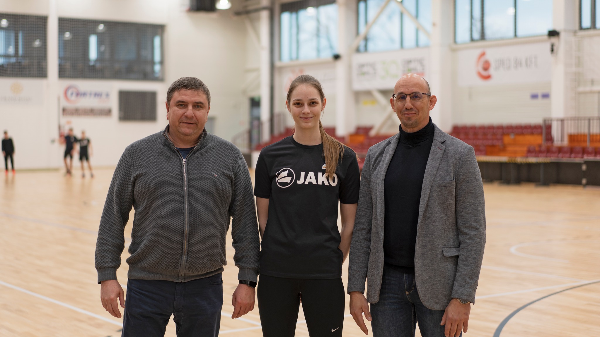 ÉRKEZIK MLINKÓ ZSÓFIA