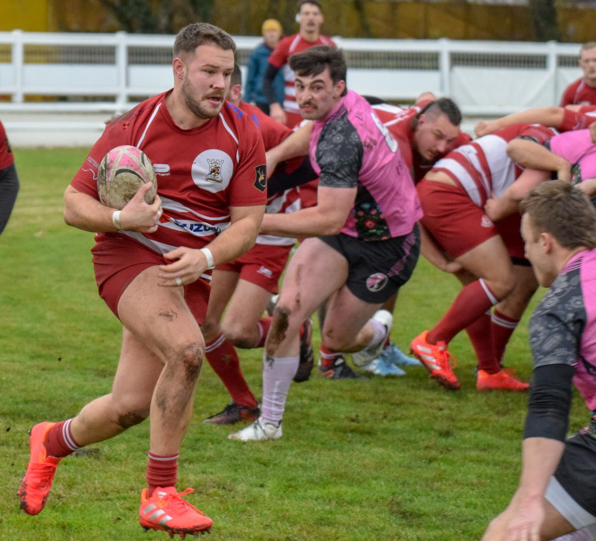 Továbbra is a bajnokság élén